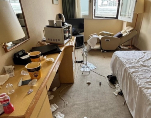 홋카이도 삿포로의 한 게스트하우스에서 일하는 A씨가 SNS에 올린 사진. [사진=스레드 갈무리]