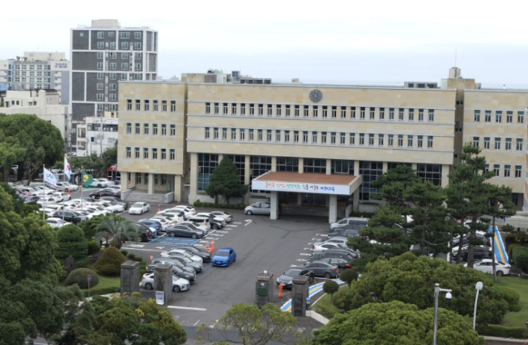 제주 한 초등학교 교사가 학생들에게 흉기를 언급하며 "나와 싸우자"고 협박한 사실이 알려져 교육 당국이 조사에 착수했다. 본 기사와 무관한 이미지. [사진=픽사베이@Anilsharma26]