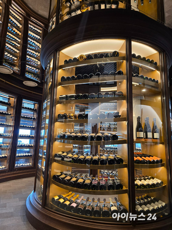 조용기 한화푸드테크 대표가 21일 기자간담회에서 더 플라자 다이닝을 소개하고 있다. [사진=구서윤 기자]