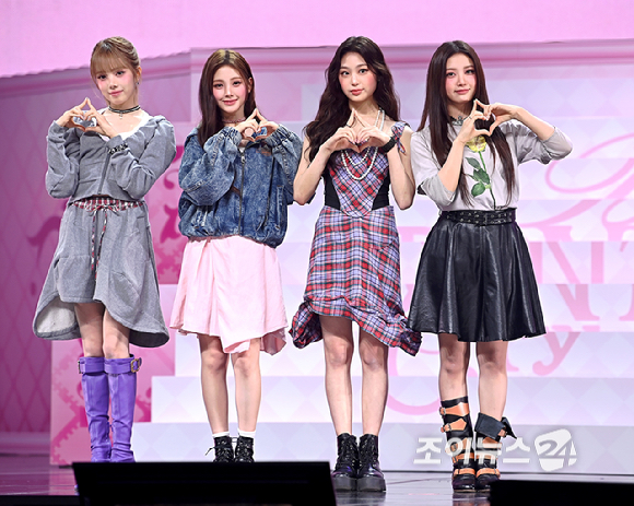 걸그룹 Baby DONT Cry(베이비돈크라이)가 24일 오후 서울 용산구 블루스퀘어에서 열린 첫 미니 앨범 'AFTER CRY'(애프터 크라이) 컴백 쇼케이스에서 포토타임을 갖고 있다. [사진=곽영래 기자]
