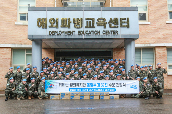 동아오츠카는 레바논평화유지단 동명부대 32진에 포카리스웨트 분말을 지원했다. [사진=동아오츠카]