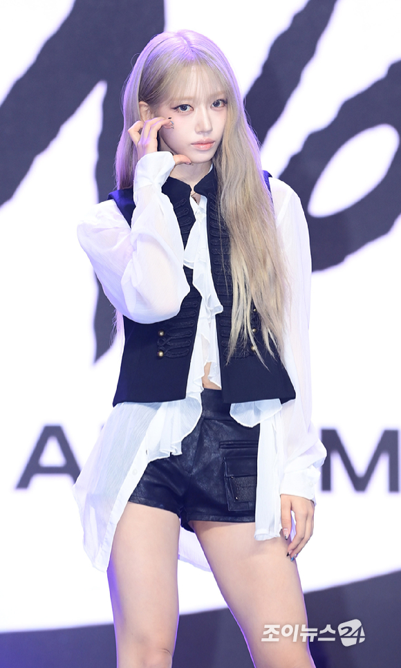 그룹 미야오 수인이 1일 오후 서울 마포구 상암동 큐브컨벤션센터에서 열린 미야오(MEOVV) EP 2집 '바이트 나우(BITE NOW)' 미디어 쇼케이스에 참석하고 있다. [사진=정소희 기자]