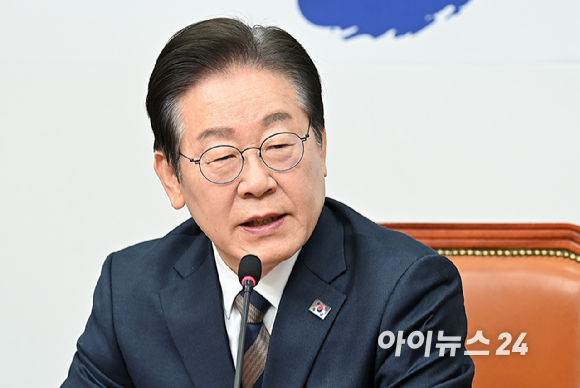 이재명 더불어민주당 대표가 10일 오전 서울 여의도 국회에서 열린 최고위원회의에서 발언하고 있다. [사진=곽영래 기자]