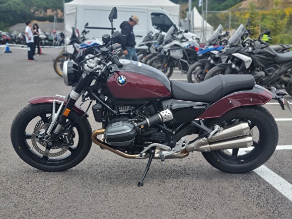 BMW R12 측면. [사진=홍성효 기자]