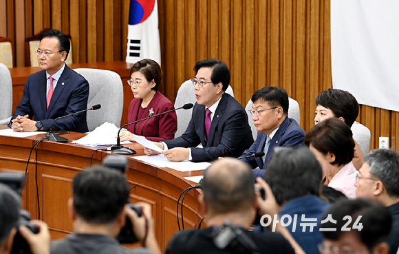 송언석 국민의힘 비상대책위원장 겸 원내대표가 8일 국회에서 열린 원내대책회의에서 발언하고 있다. [사진=곽영래 기자]