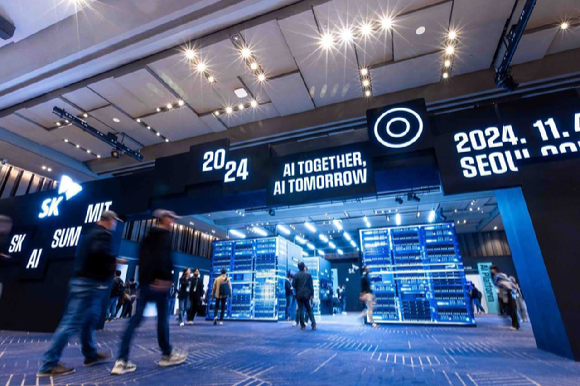 &quot;AI 생태계 방향성은?&quot;…SK, 내달 3일 &apos;AI 서밋 2025&apos; 개최
