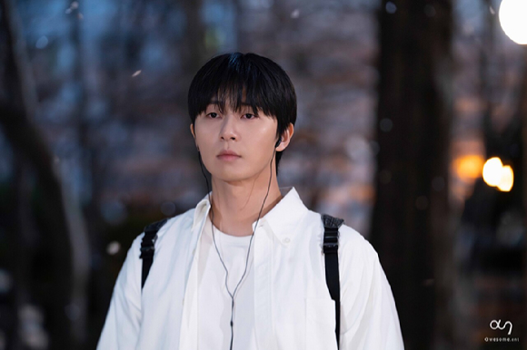 배우 박서준이 JTBC 토일드라마 '경도를 기다리며'에서 열연하고 있다. [사진=어썸이엔티]