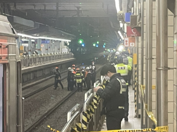 중동역 선로에서 20대로 추정되는 남성이 전동차에 치여 숨졌다. 사고현장 [사진=독자제공/연합뉴스]