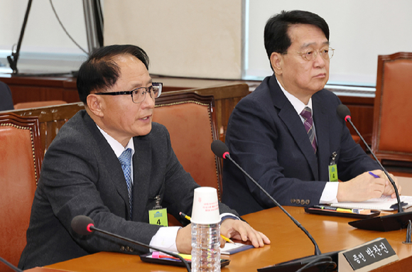 김대웅 중앙선거관리위원회 위원 후보자가 6일 서울 여의도 국회 행정안전위원회에서 열린 인사청문회에서 의원 질의에 답변하고 있다. 2025.3.6 [사진=연합뉴스]