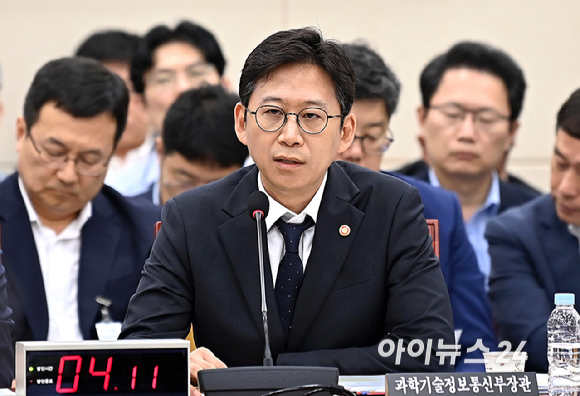 배경훈 과학기술정보통신부 장관이 20일 서울 여의도 국회에서 열린 과학기술정보방송통신위원회 전체회의에서 질의에 답변하고 있다. [사진=곽영래 기자]