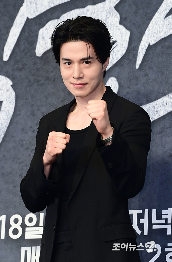 배우 이동욱이 14일 오후 서울 영등포구 더링크 호텔에서 열린 JTBC 새 금요시리즈 '착한 사나이' 제작발표회에 참석하고 있다. [사진=정소희 기자]