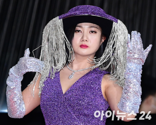 코미디언 박나래가 지난 2022년 서울 마포구 상암동 MBC 사옥에서 열린 2022 MBC 방송연예대상 시상식 레드카펫 행사에 참석하고 있다. [사진=정소희 기자]