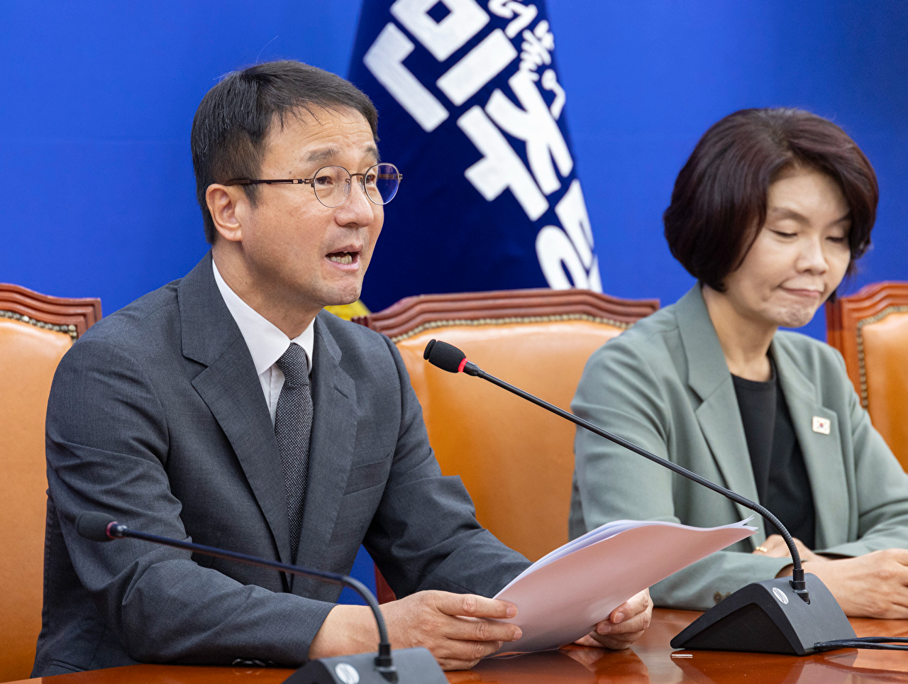 더불어민주당 한병도 당 대표 직무대행 겸 원내대표가 4일 국회에서 열린 원내대책회의에서 발언하고 있다. 2026.8.4 [사진=연합뉴스]