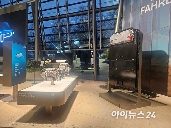 '더 뉴 BMW iX3' 전면부 [사진=설재윤 기자]