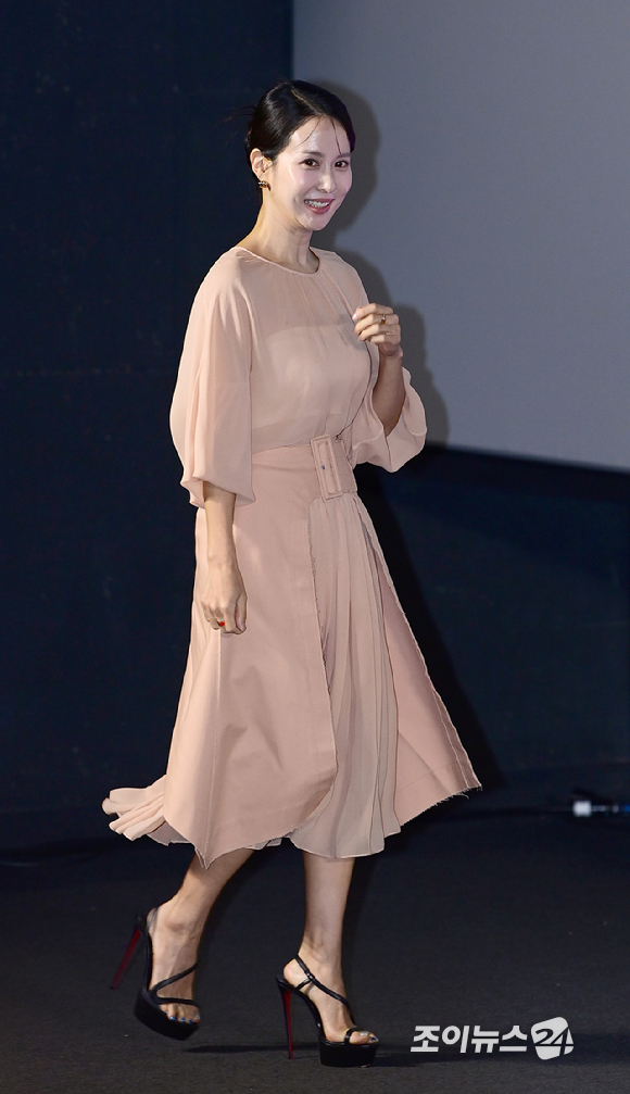 배우 조여정이 30일 오전 서울 CGV 용산아이파크몰에서 열린 영화 '좀비딸' (감독 필감성) 제작보고회에 참석하고 있다. [사진=정소희 기자]