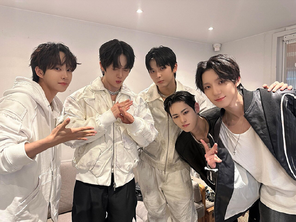 노매드 단체 이미지 [사진=노매드 공식 SNS]