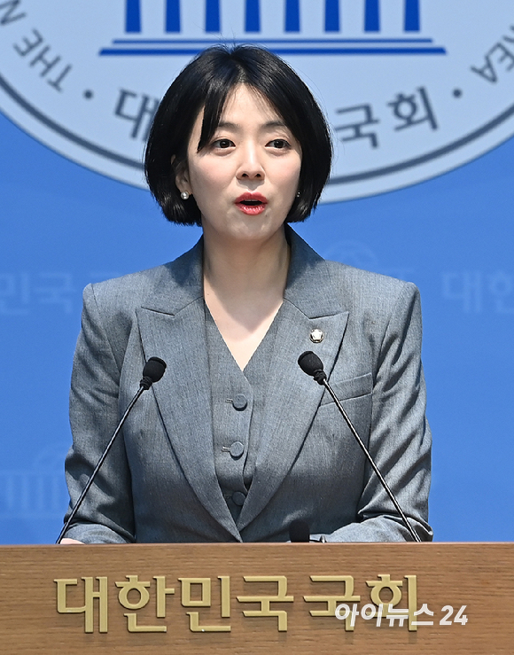 배현진 국민의힘 의원이 15일 서울 여의도 소통관에서 현안관련 기자회견을 하고 있다. [사진=곽영래 기자]