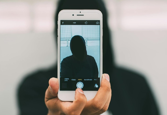 마크 저커버그 메타 CEO가 신제품 오라이언을 착용하고 있다. [사진=AP/연합뉴스]