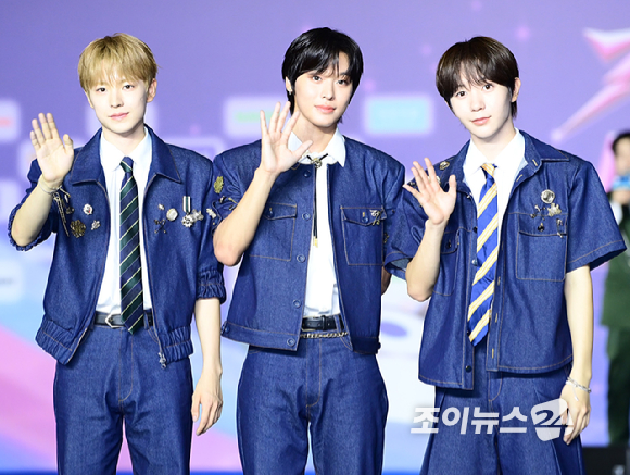 그룹 엔시티 위시(NCT WISH)가 26일 오후 경기도 고양 일산서구 대화동 킨텍스에서 열린 2025 SBS 가요대전 Summer(써머) 블루카펫 행사에 참석하고 있다. [사진=정소희 기자]