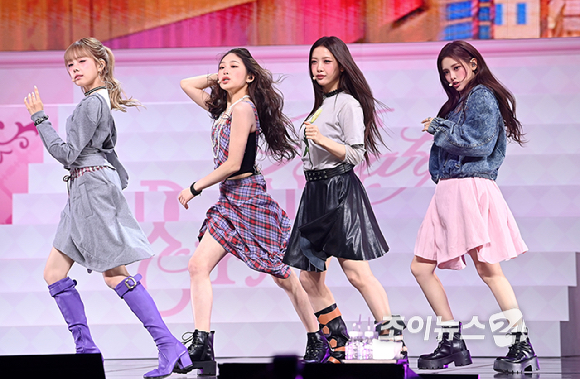 걸그룹 Baby DONT Cry(베이비돈크라이)가 24일 오후 서울 용산구 블루스퀘어에서 열린 첫 미니 앨범 'AFTER CRY'(애프터 크라이) 컴백 쇼케이스에서 무대를 선보이고 있다. [사진=곽영래 기자]