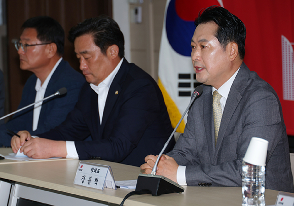 국민의힘 장동혁 대표가 15일 부산 수영구 남천동 부산시당에서 열린 현장최고위원회에서 발언하고 있다. [사진=연합뉴스]