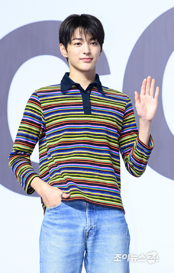 그룹 코르티스 건호가 18일 오후 서울 용산구 블루스퀘어에서 열린 코르티스(CORTIS) 데뷔 쇼케이스 '컬러 아웃사이드 더 라인스'(COLOR OUTSIDE THE LINES)에 참석하고 있다. [사진=정소희 기자]