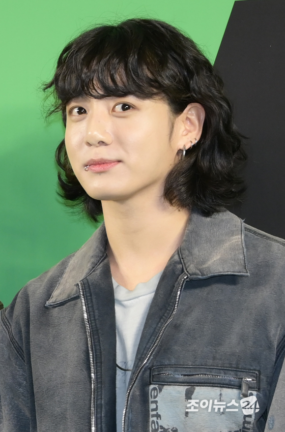 방탄소년단(BTS) 정국이 24일 오후 서울 강남구 삼성동 메가박스 코엑스에서 열린 영화 '드림'(감독 이병헌) VIP 시사회에 참석하고 있다. [사진=정소희 기자]