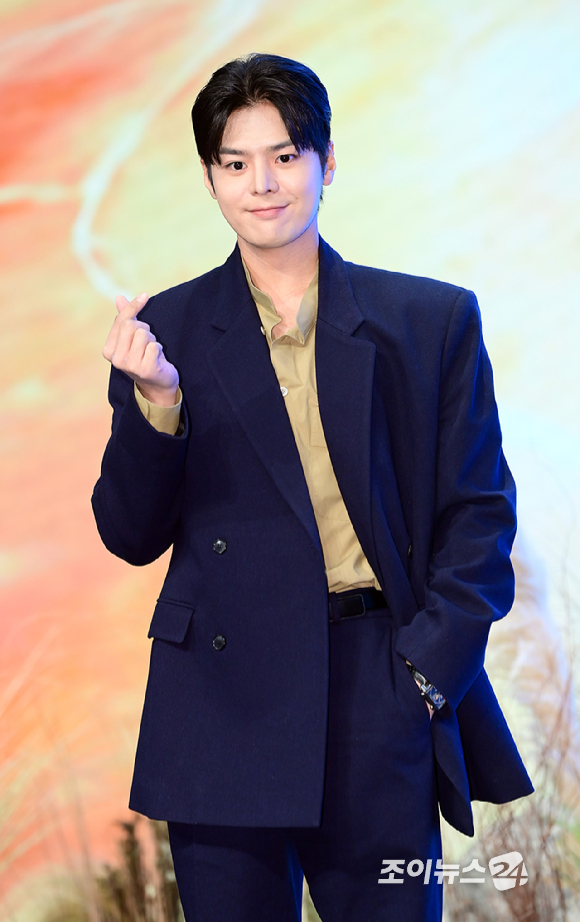 배우 려운이 16일 오후 서울 구로구 신도림 더세인트에서 열린 지니 TV 오리지널 드라마 '나미브' 제작발표회에 참석하고 있다. [사진=정소희 기자]