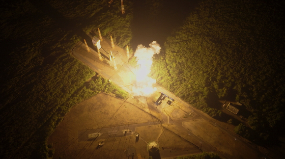 지난해 12월 브라질 알칸타라 우주센터에서 &lsquo;한빛-나노&rsquo;가 발사되고 있다. [사진=이노스페이스]