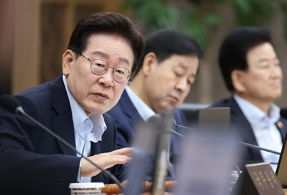 이재명 대통령이 11일 정부세종청사에서 열린 국무회의에서 발언하고 있다. 2026.8.11 [사진=연합뉴스]