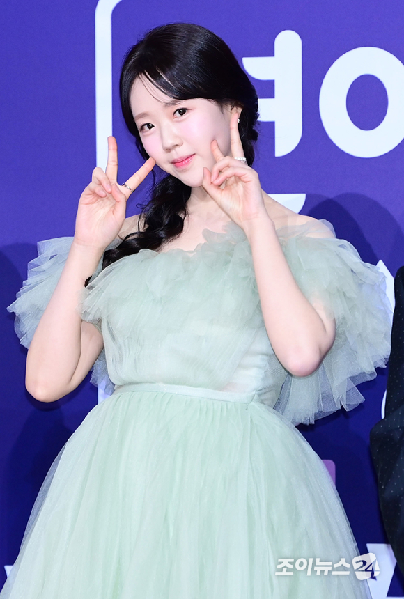 '틈만나면' 유재석과 유연석이 30일 오후 서울 마포구 상암동 SBS 프리즘타워에서 열린&nbsp;2025 SBS 연예대상&nbsp;레드카펫 행사에 참석하고 있다. [사진=정소희 기자]