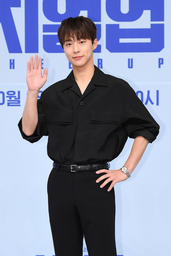 [포토]배인혁 '빠져드는 보조개 미소'