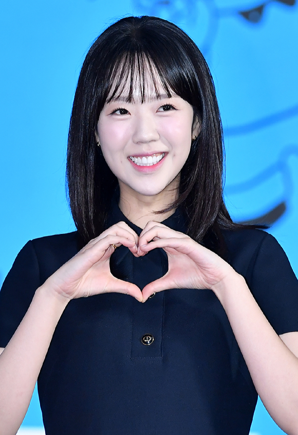 배우 지예은이 10일 오전 서울 영등포구 여의도동 KBS별관에서 진행된 KBS 2TV 새 예능프로그램 '크레이지 리치 코리안' 제작발표회에 참석해 포즈를 취하고 있다. [사진=문수지 기자]