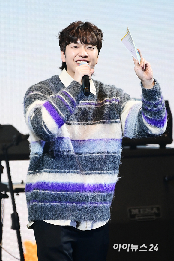 21일 서울 송파구 서울특별시교육청 학생체육관에서 '2026 JOY콘서트 - 보이스 오브 스프링(Voice of spring)'이 열렸다. 밴드 엔플라잉, 소란, 에이엠피가 멋진 무대를 선보이고 있다. [사진=정소희 기자]