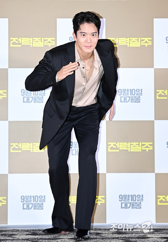 배우 하석진이 5일 오후 서울 롯데시네마 월드타워점에서 열린 영화 '전력질주' 언론시사회에서 포토타임을 갖고 있다. [사진=곽영래 기자]
