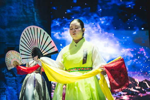 '운명전쟁49' 스틸. [사진=디즈니+]