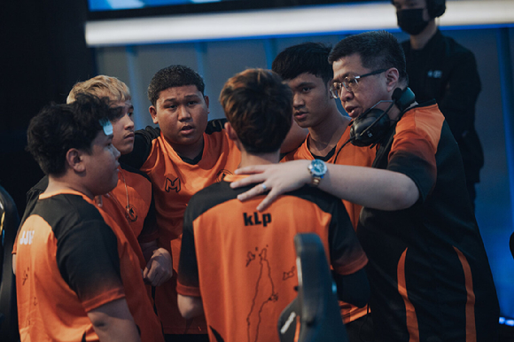 올 게이머스. [사진=스마일게이트]