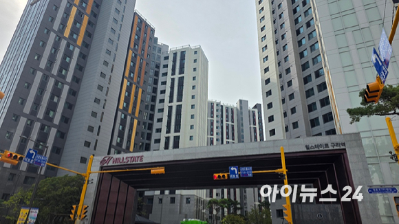 구리시 집값이 본격 상승세를 타고 있다. 사진은 21일 경기 구리시 인창동 e편한세상 인창 어반포레 단지 전경. [사진=이수현 기자]