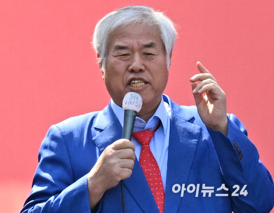 탄핵반대 집회에서 전광훈 목사가 발언을 하고 있다. [사진=곽영래 기자]