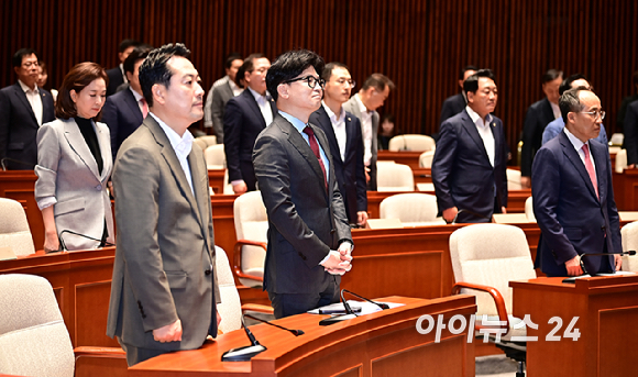 한동훈 국민의힘 당대표가 25일 오전 서울 여의도 국회에서 열린 의원총회에 참석하고 있다. [사진=곽영래 기자]