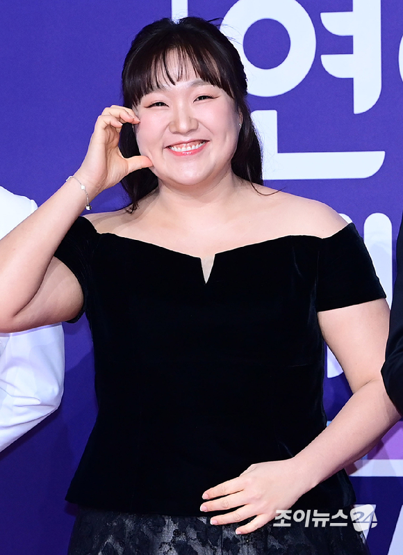 '한탕 프로젝트-마이턴' 김원훈이 30일 오후 서울 마포구 상암동 SBS 프리즘타워에서 열린&nbsp;2025 SBS 연예대상&nbsp;레드카펫 행사에 참석하고 있다. [사진=정소희 기자]