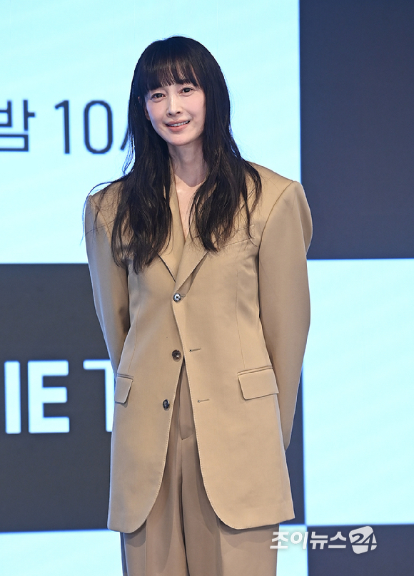  그녀들의 법정' 제작발표회에서 포즈를 취하고 있다. [사진=곽영래 기자]