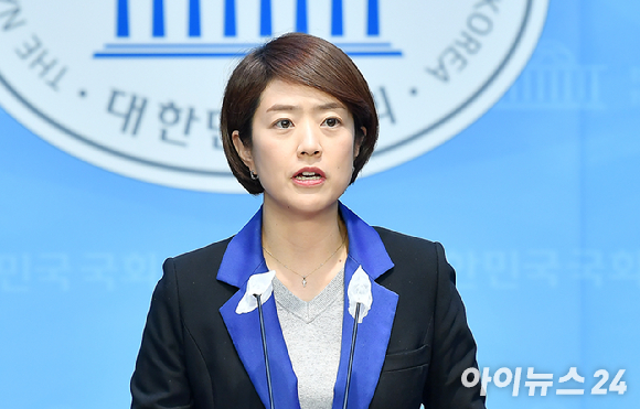 '동덕여대 시위' 당시 행해진 재학생들의 폭력적 행위를 비판한 이준석 개혁신당 의원이 자신을 비판한 재학생 연합을 상대로 공개적인 토론회를 제안했다. 사진은 이 의원. [사진=연합뉴스]