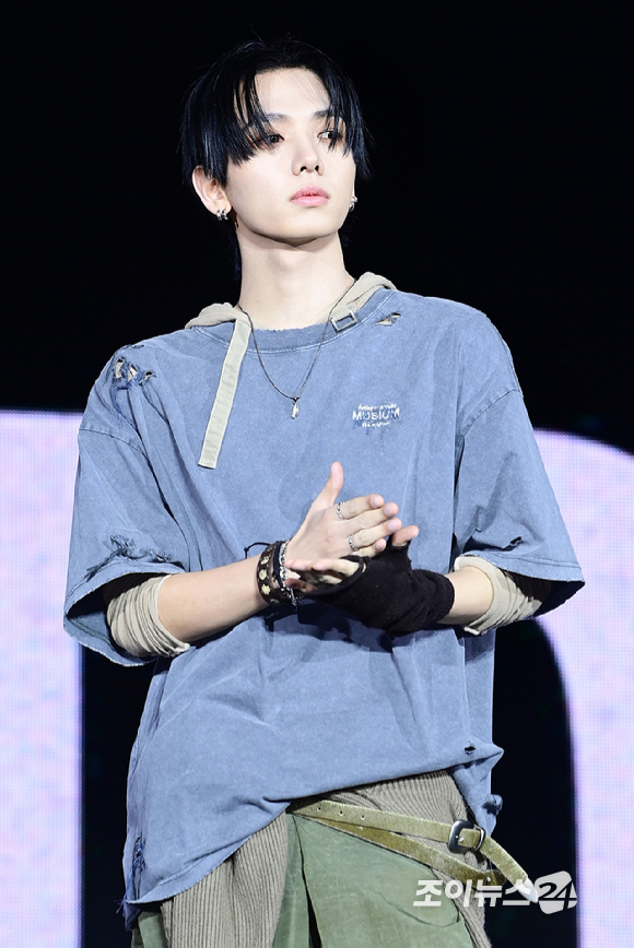 그룹 보이넥스트도어 명재현이 20일 오후 서울 강서구 KBS아레나에서 열린 보이넥스트도어(BOYNEXTDOOR) 새 앨범 '디 액션'(The Action) 쇼케이스에 참석하고 있다. [사진=정소희 기자]