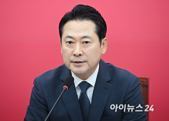 장동혁 국민의힘 당대표가 3일 오전 서울 여의도 국회에서 열린 긴급 최고위원회의에서 발언하고 있다. [사진=곽영래 기자]