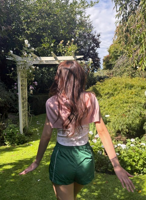 설현 [사진=설현 SNS]