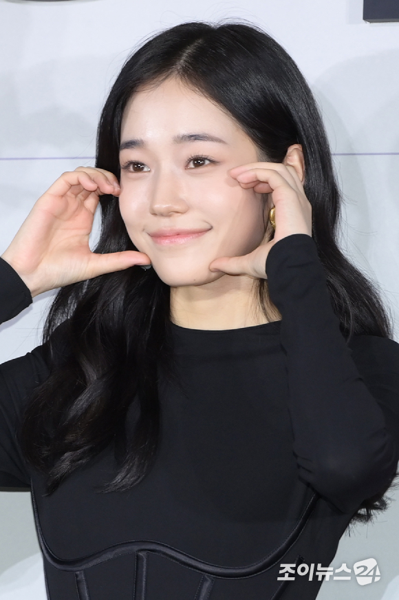 배우 문상민이 28일 오후 인천 파라다이스시티에서 열린 제59회 백상예술대상 레드카펫에서 포즈를 취하고 있다. [사진=김성진 기자]