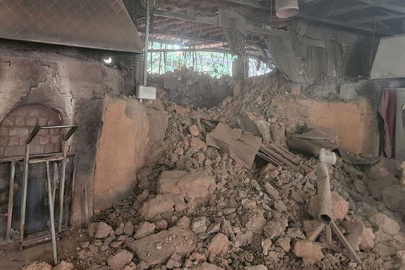 27일 오전 10시 17분께 경기 양주시 장흥면의 한 찜질방 내부에서 가스 폭발 사고가 발생해 이용객, 직원 등 28명이 다치고 72명이 대피하는 소동이 벌어졌다. 사진은 찜질방 사고 현장. 2025.9.27 [경기도북부소방재난본부 제공] [사진=연합뉴스]