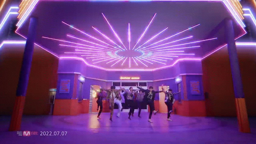 슈퍼주니어의 열한 번째 정규 앨범 Vol.1 'The Road : Keep on Going' 타이틀곡 'Mango' 뮤직비디오 두 번째 티저 영상이 공개돼 관심을 모으고 있다. [사진=슈퍼주니어 'Mango' MV 2차 티저 영상 캡쳐]