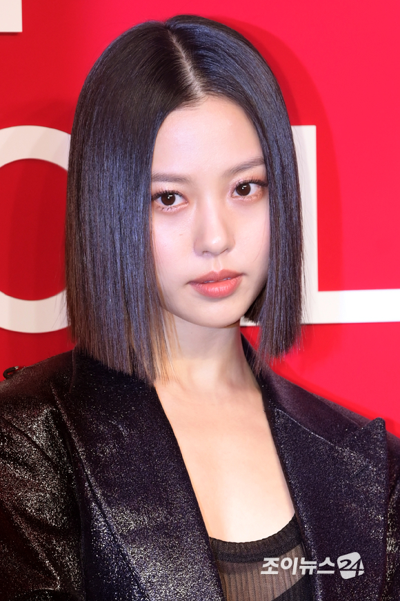 배우 고민시가 22일 오후 서울 성수동 에스팩토리에서 열린 톰 포드 뷰티 '톰 포드 체리 컬렉션' 아시아 퍼시픽 오프닝 행사에 참석하고 있다. [사진=정소희 기자]